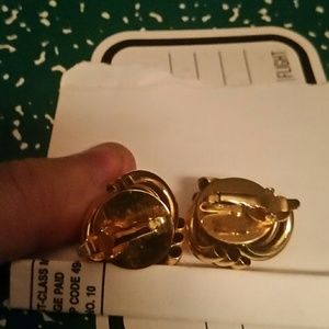 Avon Jewelry - Vintage Avon Gold Colored Metal Clip On Earrings. Avon Jewelry - Vintage Avon Gold Colored Metal Clip On Earrings.